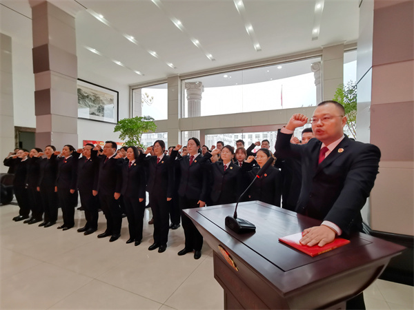 铮铮誓言“宪”初心 忠诚履职守正义——东宝区检察院举行国家宪法日宣誓活动