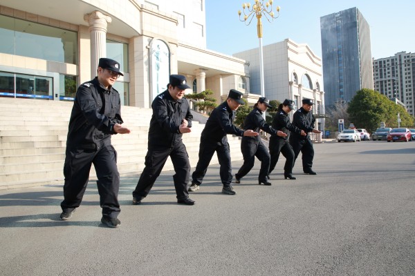 警魂担正义 砺剑庆佳节——东宝、掇刀两院司法警察联合训练献礼警察节